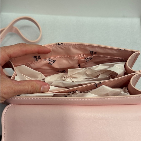 Betsey Johnson Valentine’s Day heart messages crossbody bag NWT heart charm - Picture 8 of 9